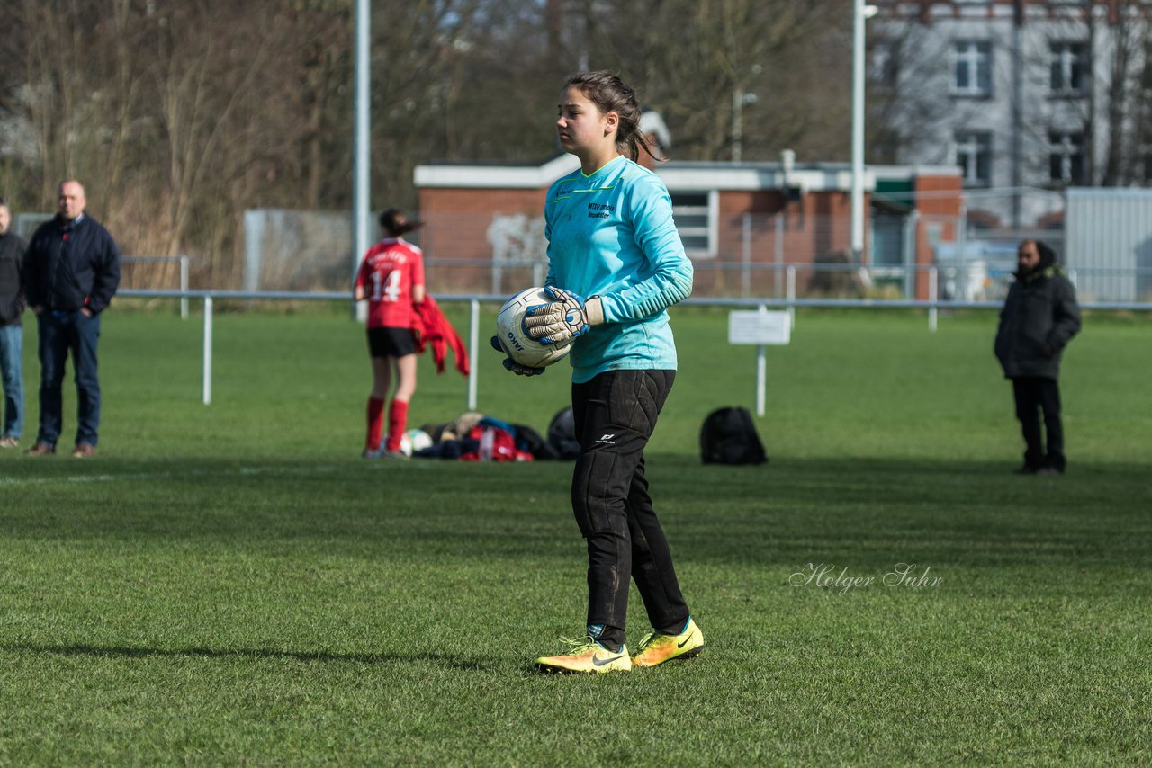 Bild 72 - C-Juniorinnen Kieler MTV -  MTSV POlympia Neumuenster : Ergebnis: 1:0
